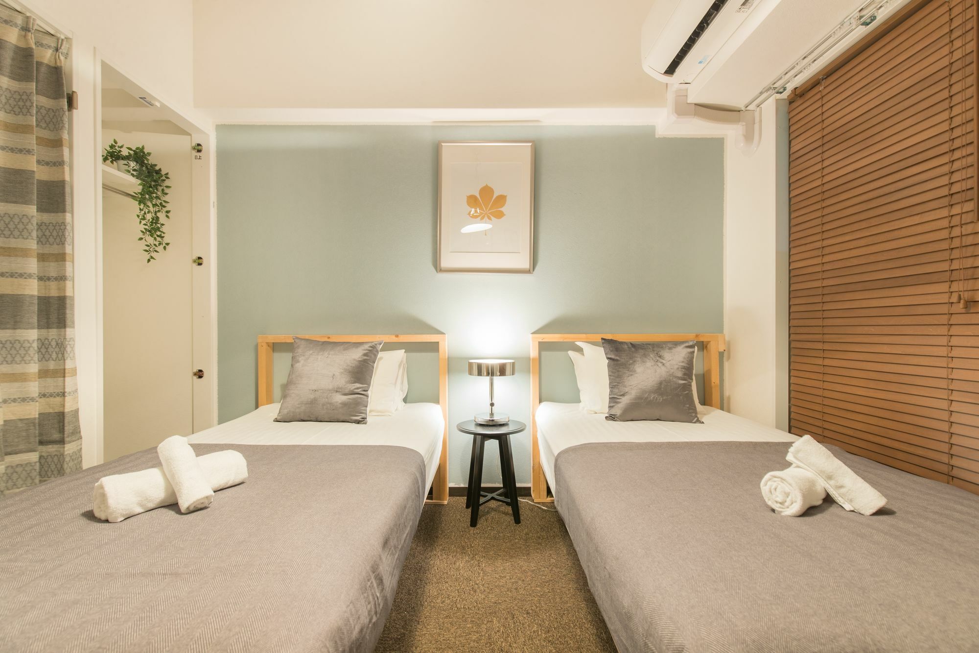 Uro Apartment Osaka Buitenkant foto