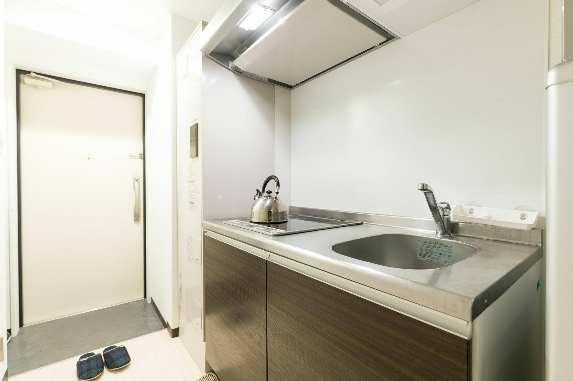 Uro Apartment Osaka Buitenkant foto